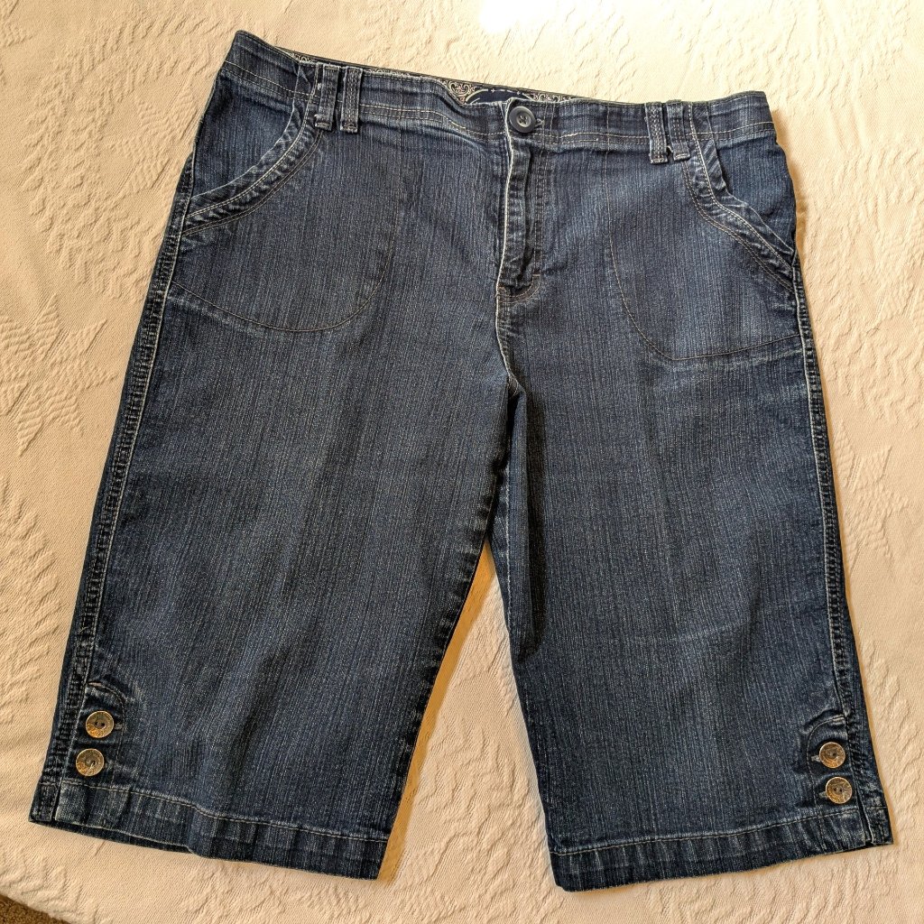 Gloria Vanderbilt Bermuda Shorts Size 14 Inseam 13